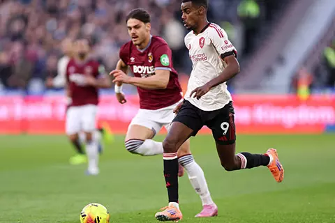 دقيقة بدقيقة.. وست هام 0-0 ليفربول.. تسديدة للريدز 